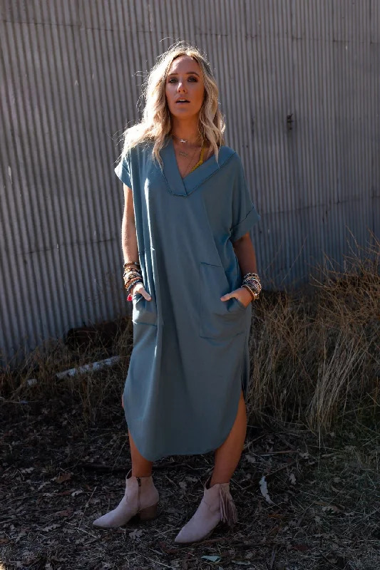 The Nest On The Go Round Hem Pocketed Midi Dress - Teal