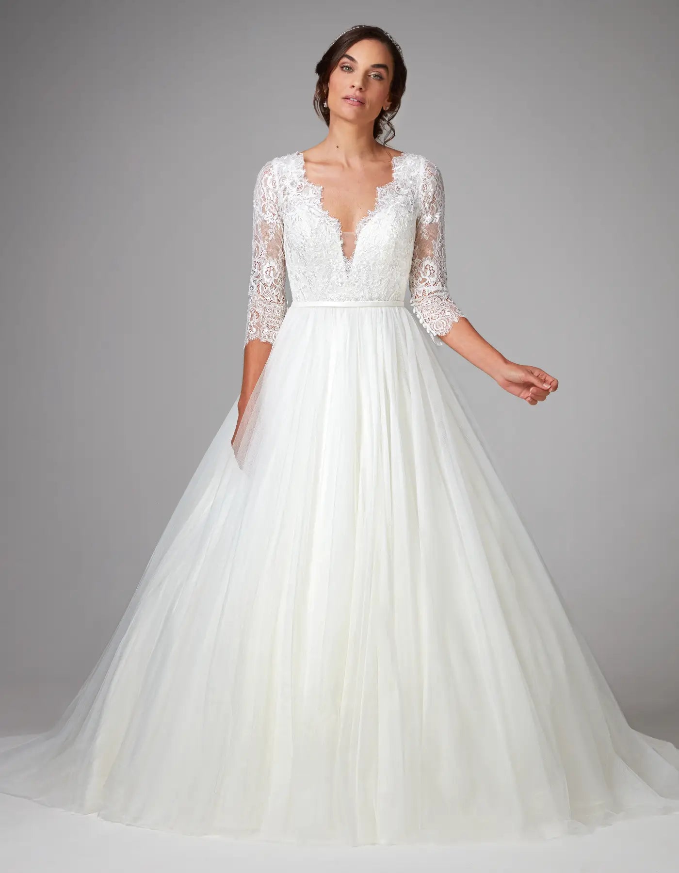 Season Finale Sale DingJiDress an eye-catching ball gown with romantic lace sleeves Season Finale Sale DingJiDress an eye-catching ball gown with romantic lace sleeves