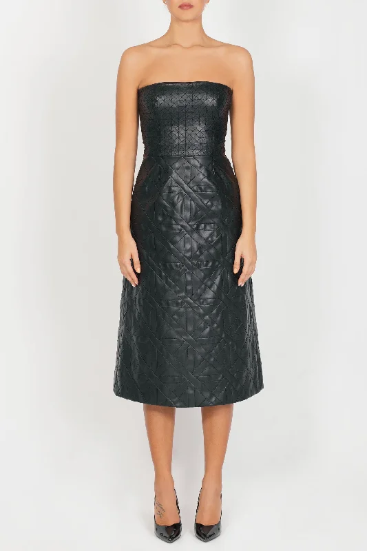 Dress with a slightly flared silhouette